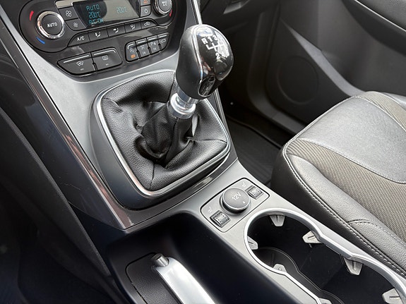 Ford Kuga 27 of 30