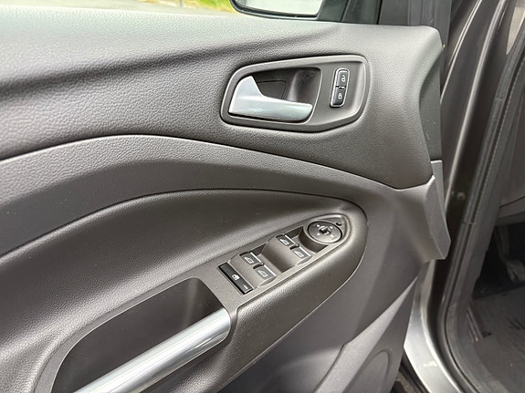Ford Kuga 10 of 30