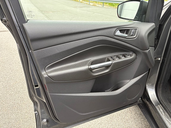 Ford Kuga 9 of 30