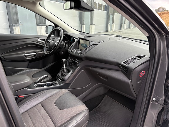 Ford Kuga 22 of 30