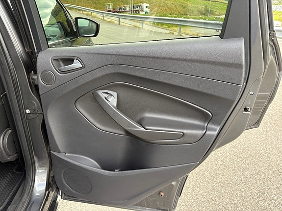Ford Kuga 19 of 30