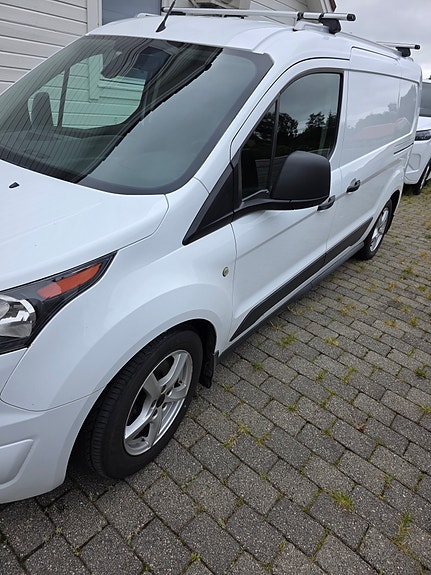 Ford Transit Connect 10 of 27
