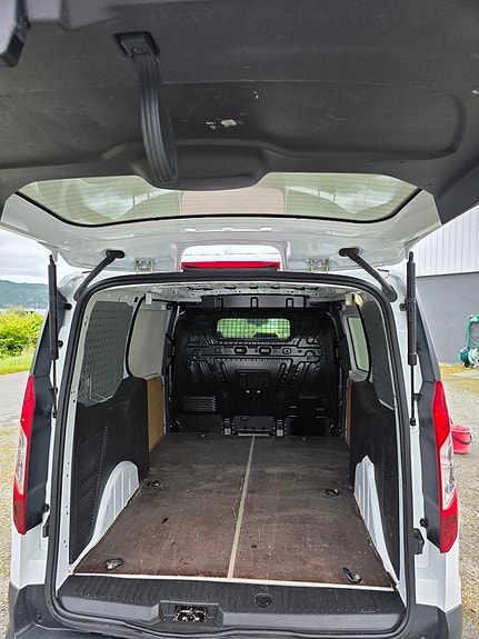 Ford Transit Connect 25 of 27