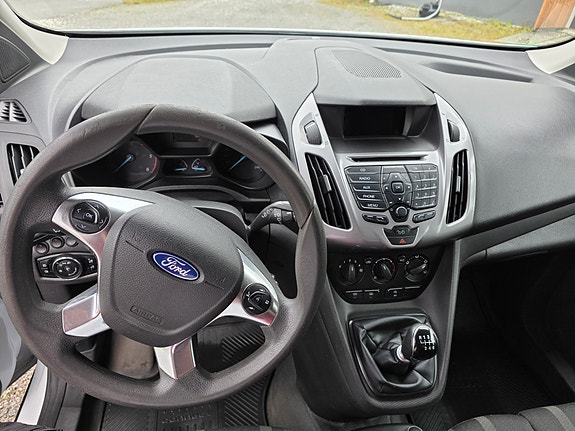 Ford Transit Connect 18 of 27