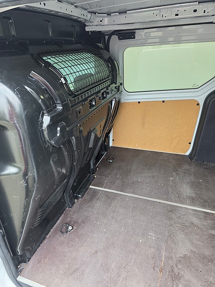Ford Transit Connect 23 of 27