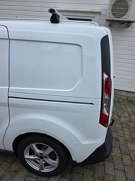 Ford Transit Connect 7 of 27
