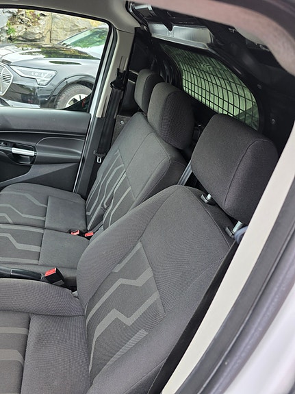 Ford Transit Connect 15 of 27