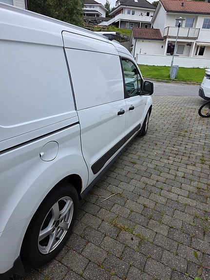 Ford Transit Connect 4 of 27