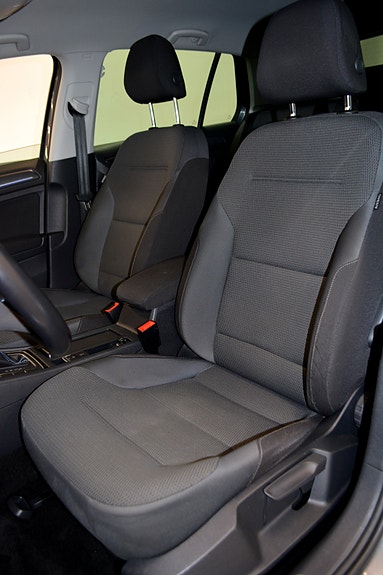 Volkswagen e-Golf VII 9 of 29