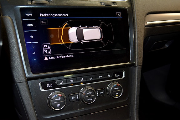 Volkswagen e-Golf VII 18 of 29
