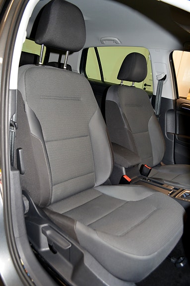 Volkswagen e-Golf VII 10 of 29