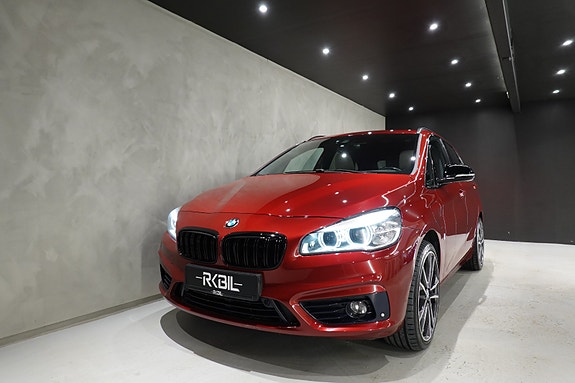 BMW 225xe 2 of 30