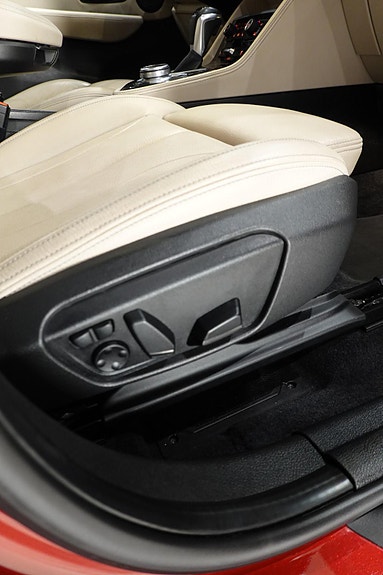 BMW 225xe 23 of 30