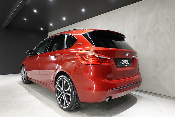 BMW 225xe 8 of 30