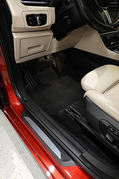 BMW 225xe 13 of 30
