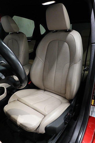 BMW 225xe 12 of 30