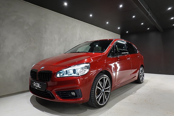 BMW 225xe 3 of 30