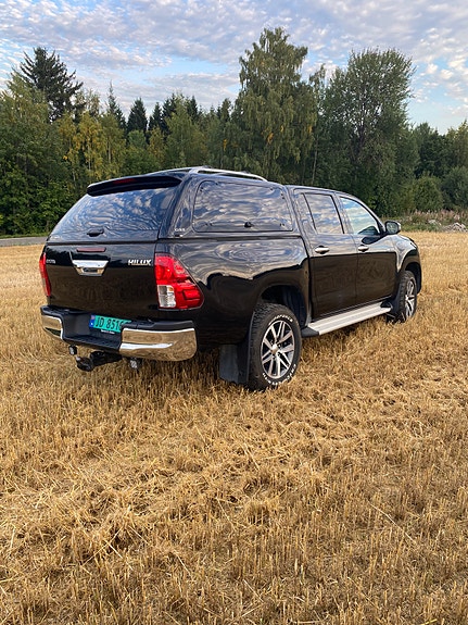 Toyota HiLux 5 of 25