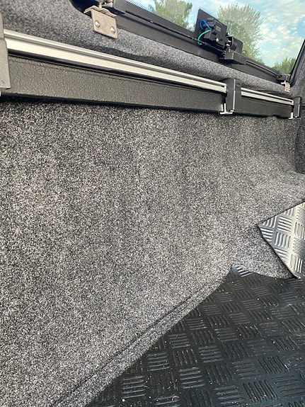 Toyota HiLux 15 of 25