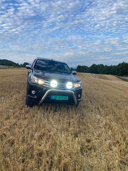 Toyota HiLux 9 of 25