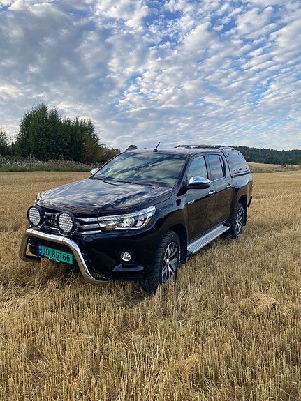 Toyota HiLux 3 of 25