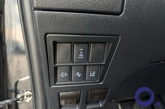 Toyota HiLux 24 of 25