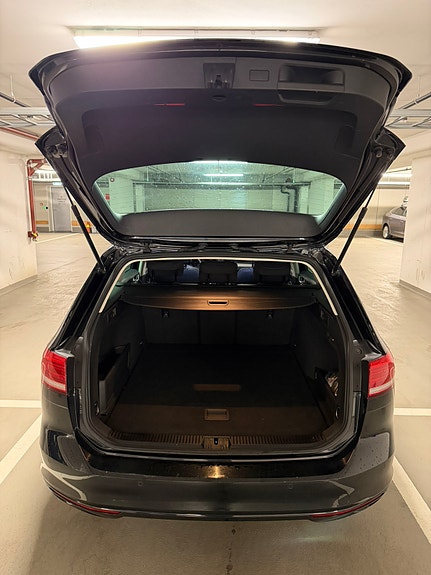 Volkswagen Passat 12 of 20