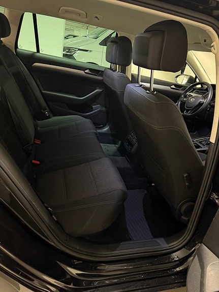 Volkswagen Passat 9 of 20