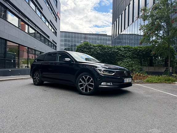 Volkswagen Passat 2 of 20