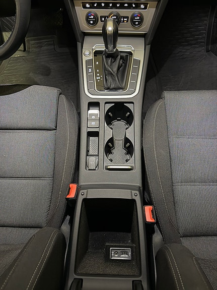 Volkswagen Passat 16 of 20