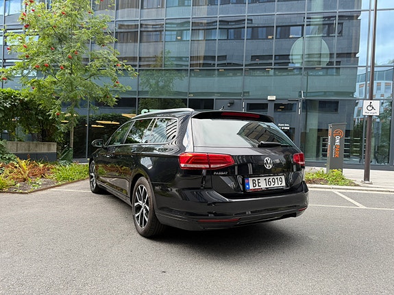 Volkswagen Passat 4 of 20