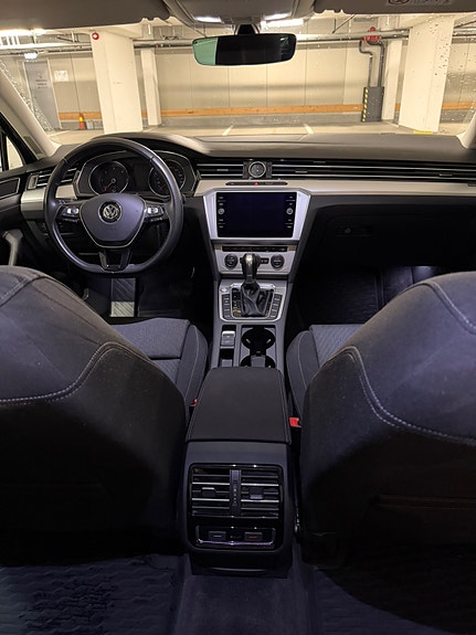 Volkswagen Passat 10 of 20