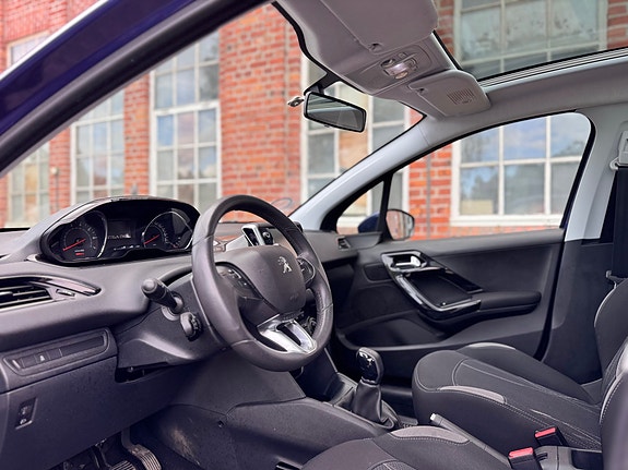 Peugeot 208 18 of 30