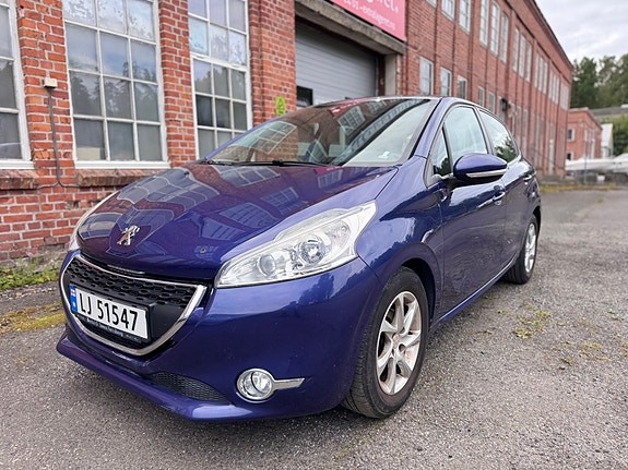 Peugeot 208 2 of 30