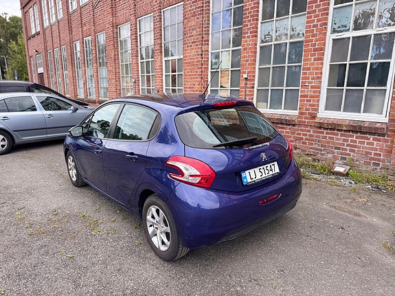 Peugeot 208 13 of 30