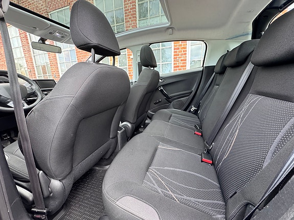 Peugeot 208 29 of 30