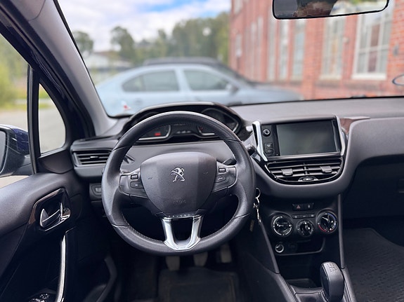 Peugeot 208 25 of 30