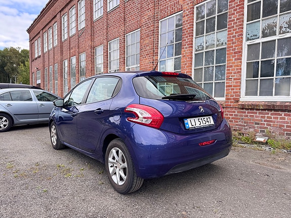 Peugeot 208 12 of 30