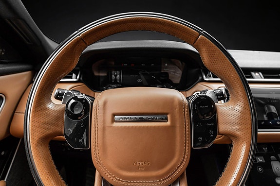 Land Rover Range Rover Velar 18 of 30