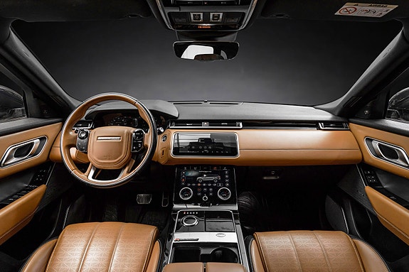 Land Rover Range Rover Velar 17 of 30