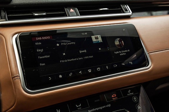 Land Rover Range Rover Velar 26 of 30