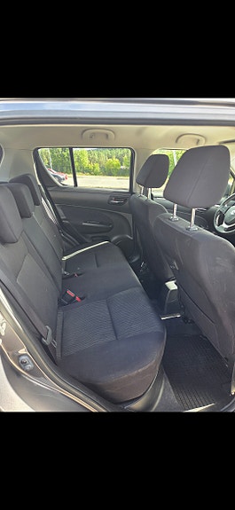 Suzuki Swift 12 of 19