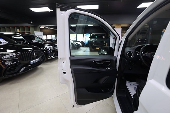 Mercedes-Benz Vito 114 21 of 30