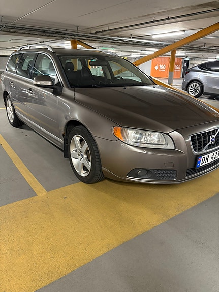 Volvo V70 4 of 23