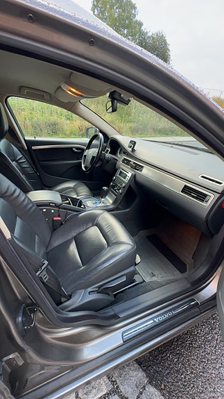 Volvo V70 11 of 23
