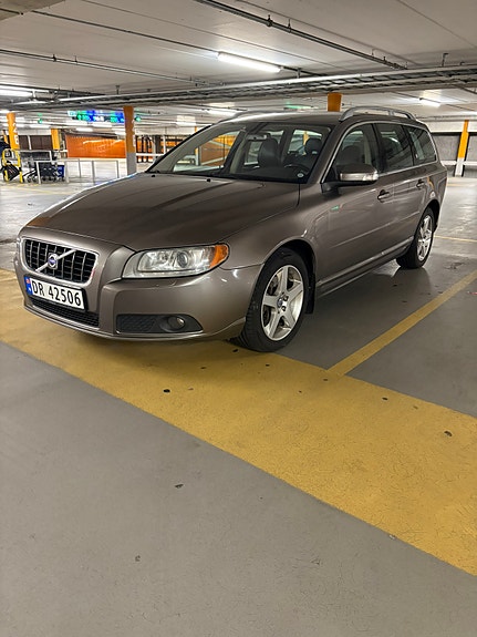 Volvo V70 5 of 23