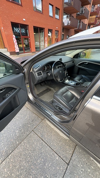 Volvo V70 13 of 23