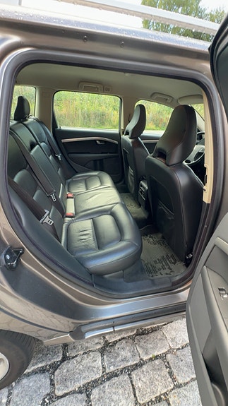 Volvo V70 12 of 23