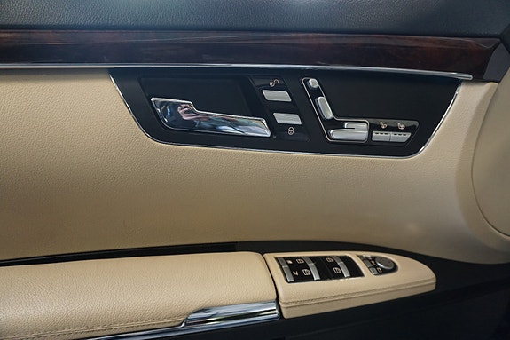 Mercedes-Benz S350 d 27 of 30