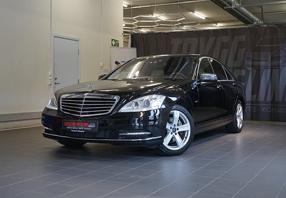 Mercedes-Benz S350 d 2 of 30